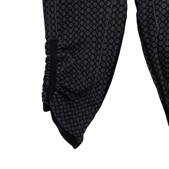 Lululemon In The Flow Crop II Black Gray Diamond Patterned Yoga Pants Size 10 - Picture 6 of 9